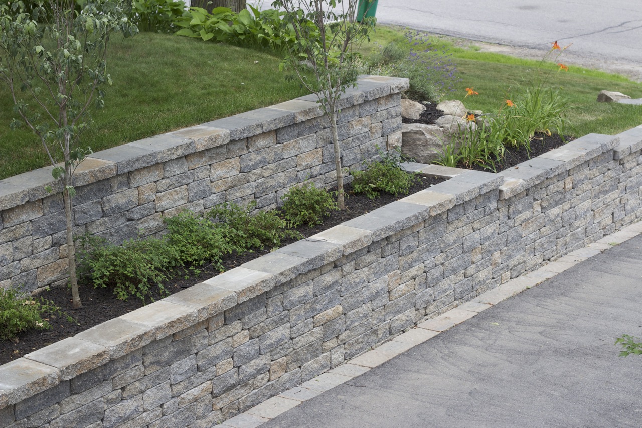 Multi-level retaining wall gardens