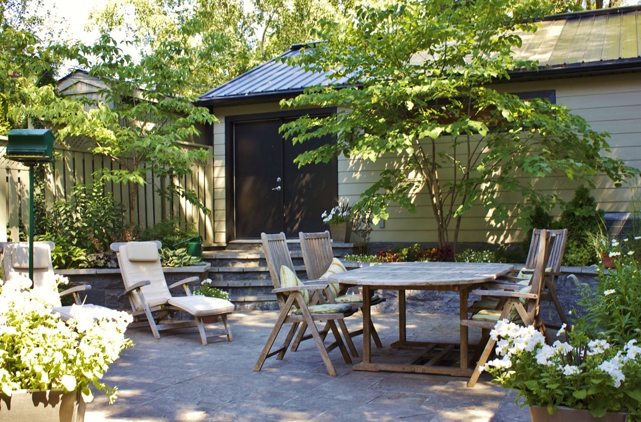 Contemporary garden and stone patio design