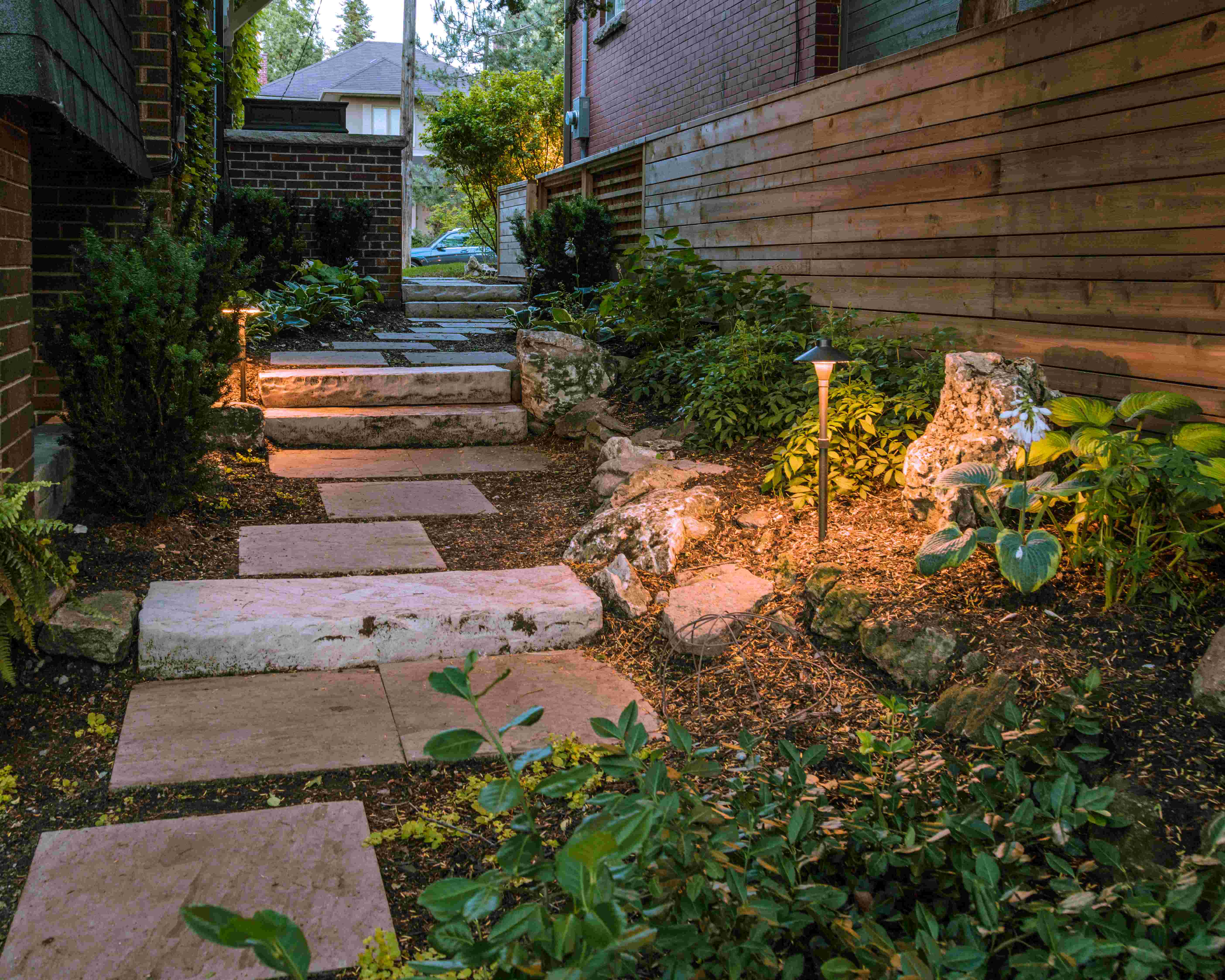 Natural stone stairs using natural stone slabs and outdoor lighting