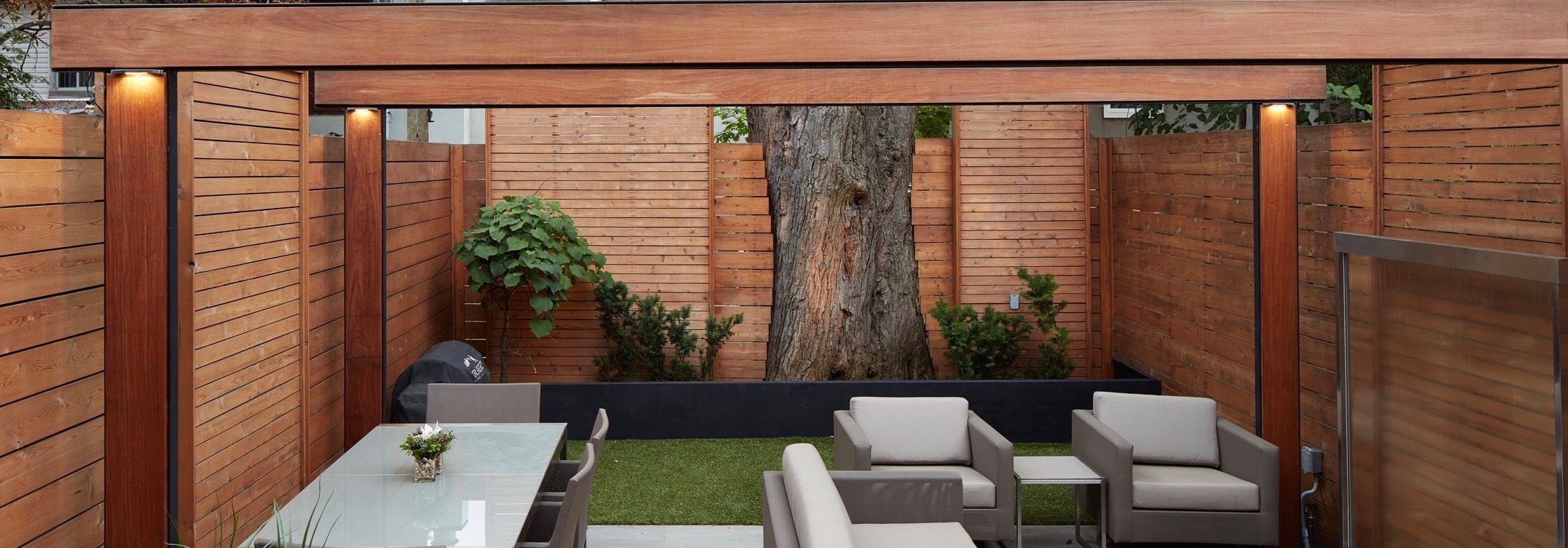 Tree zoom in showing how the fence and back gardens incorporate the old growth tree