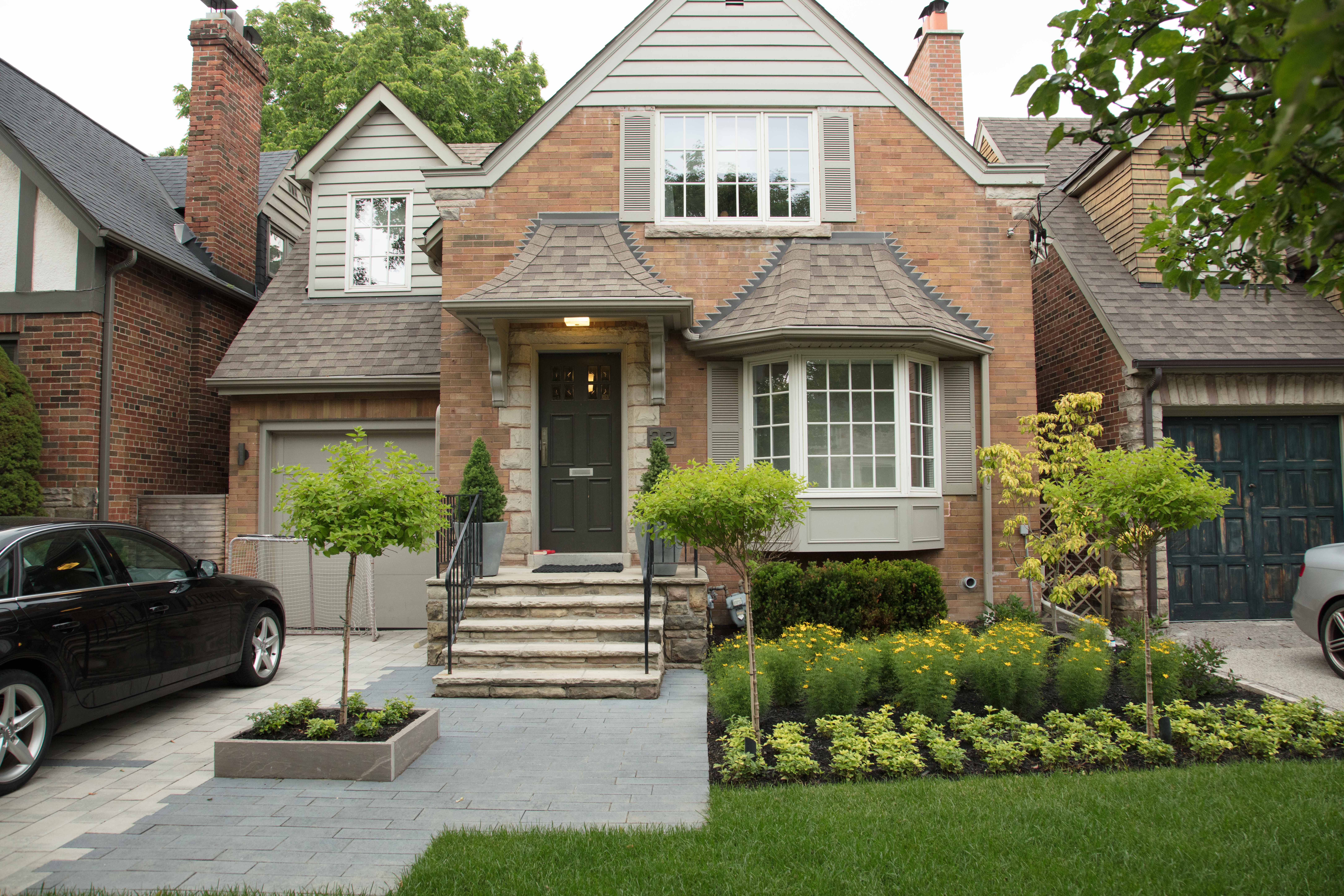 Queen Anne Front Garden Beds