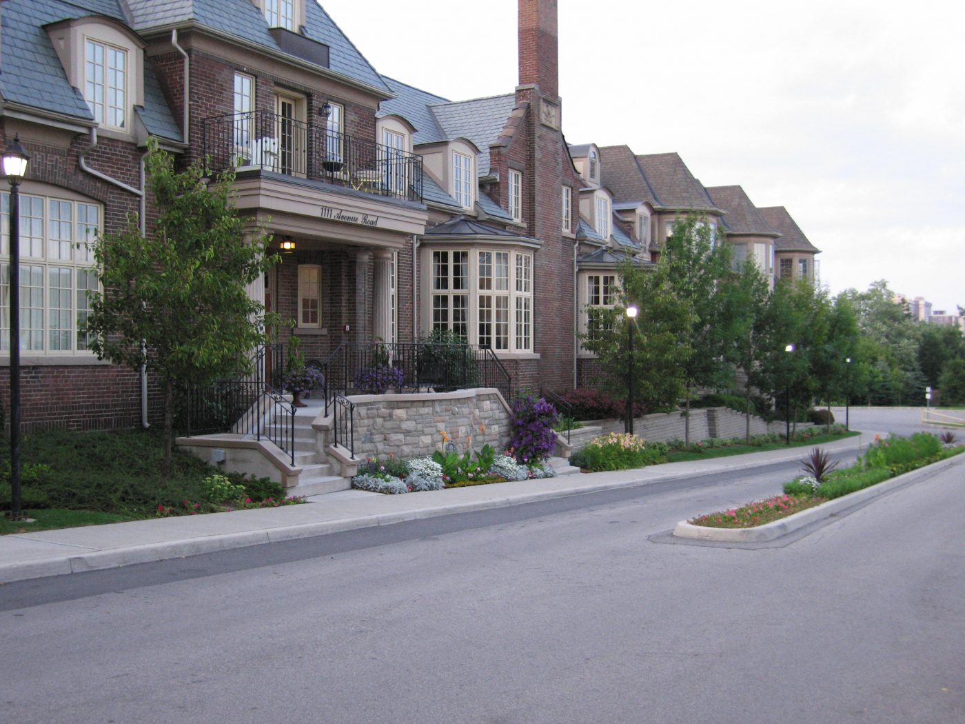 Avenue Road Condominium and Townhome