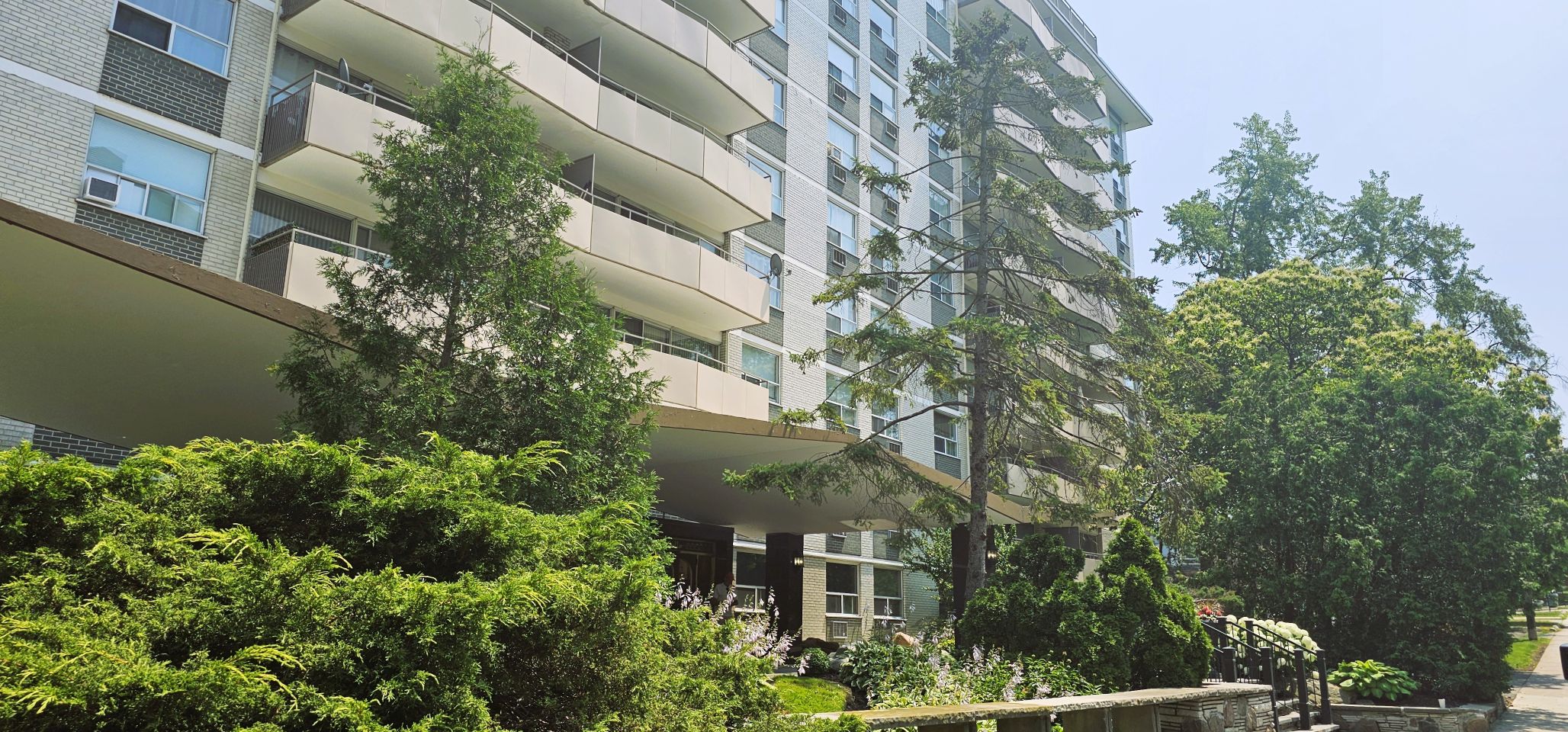 Garden view side angle