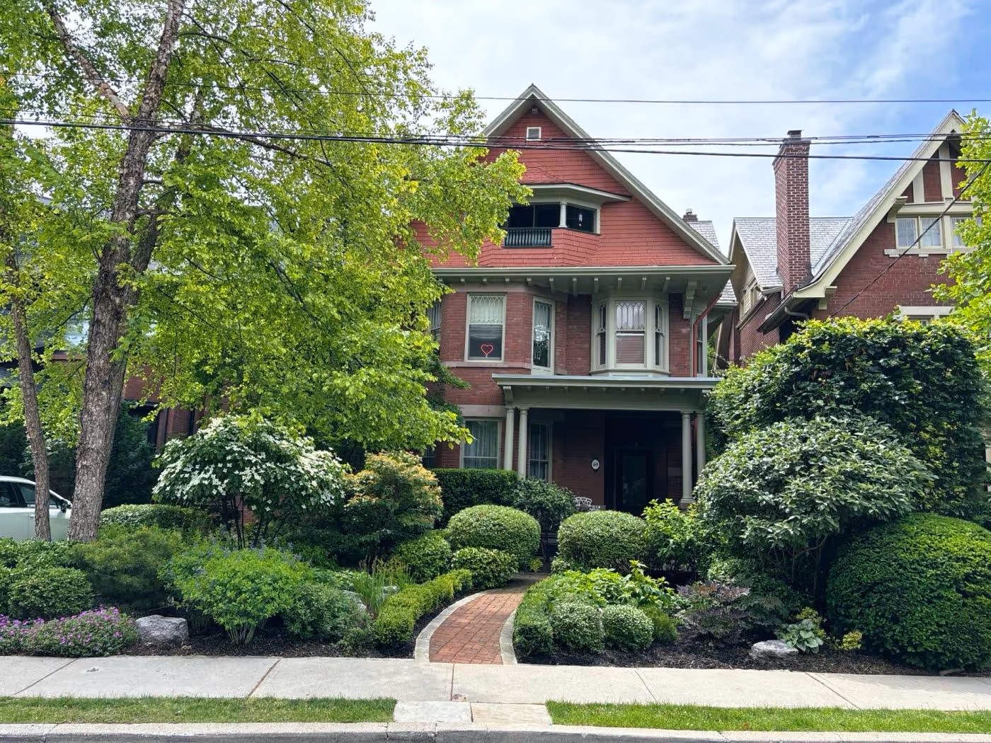 South Drive, Rosedale-Moore Park